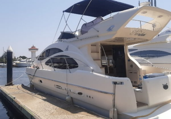 Luxury Yacht Azimut 45 Ft